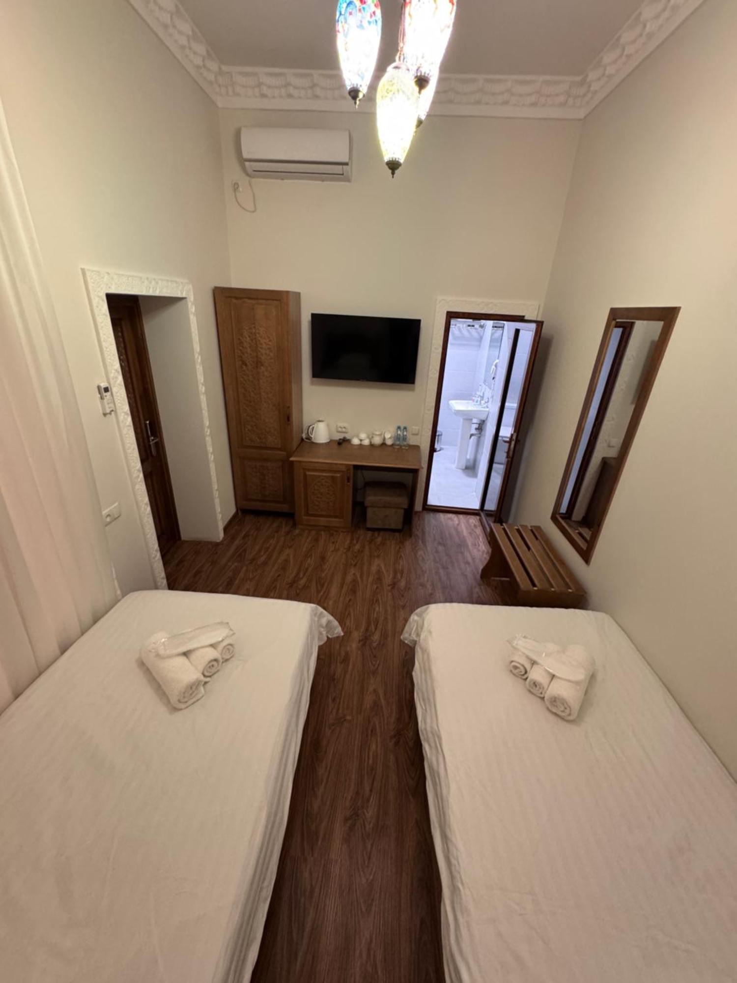 Guesthouse Muqaddam Bukhara Esterno foto