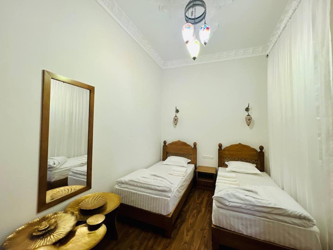 Guesthouse Muqaddam Bukhara Esterno foto